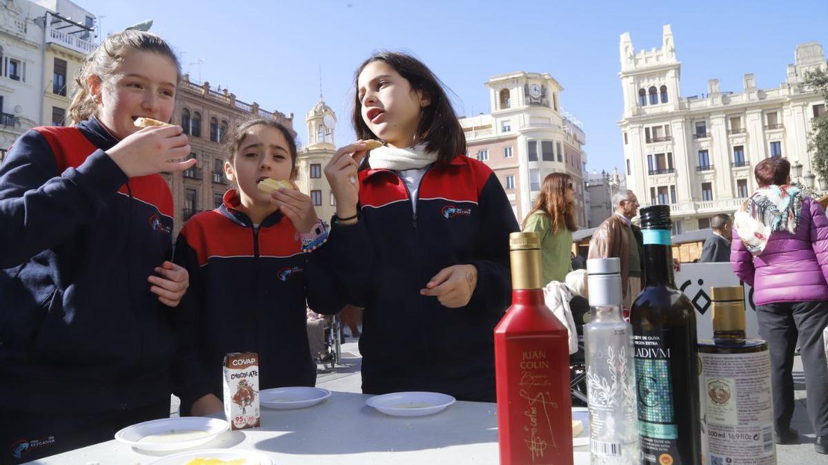 Las imágenes en Las Tendillas del primer Festival del Aceite Córdoba Virgen Extra.