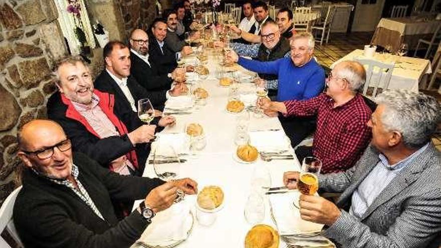 El almuerzo de homenaje a Francisco Alcalde. // Iñaki Abella