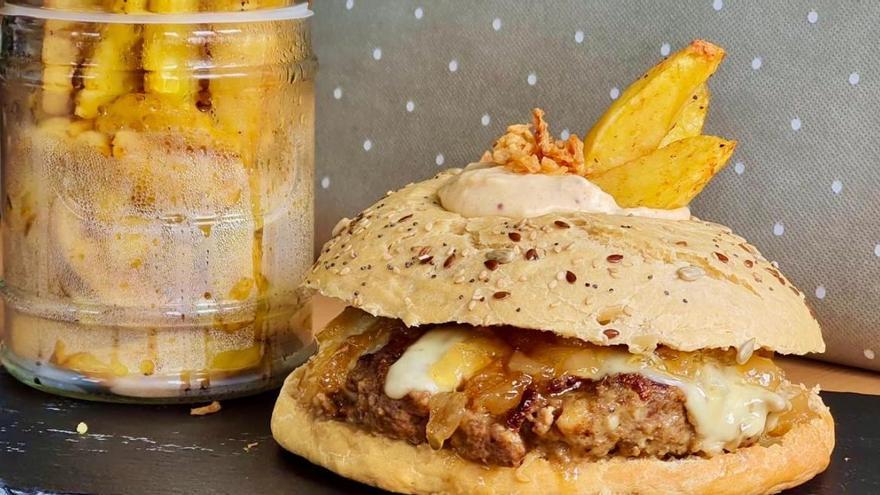 La hamburguesa que no engorda: no lleva carne y el pan se hace en dos minutos a la sartén