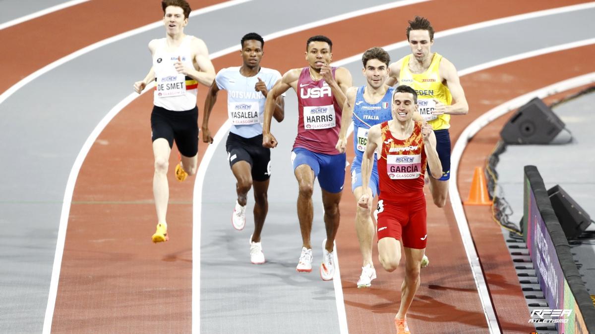 Mariano García, liderando la carrera de semifinales