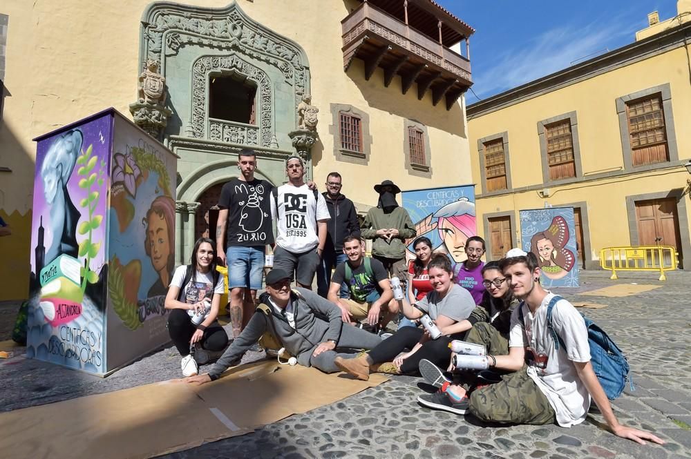 La Casa de Colón homenajea con grafiti a seis científicas y descubridoras