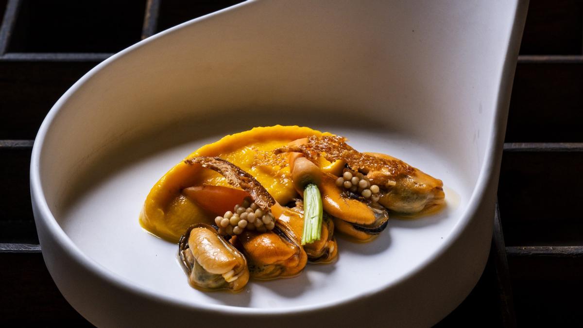 El escabeche de brasas y mejillones de Sisè.