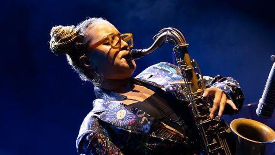 Nubya García conquista Cartagena con su jazz &amp; roots