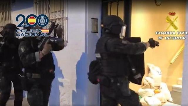 La Guardia Civil, en una operación conjunta con la Policía Nacional, ha llevado a cabo una macro operación que ha supuesto la desarticulación de la organización criminal de 'El tren de Aragua'.