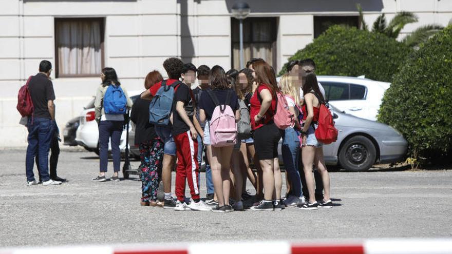 Un menor apunyala una professora en un institut de la ciutat de València