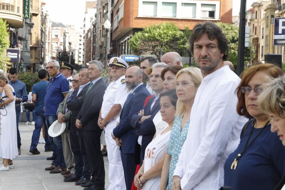 Ofrenda floral a Jovellanos