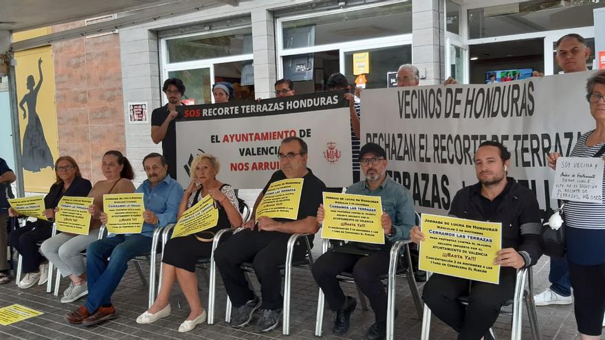 El 90% de las terrazas de Honduras cierra como protesta por los recortes