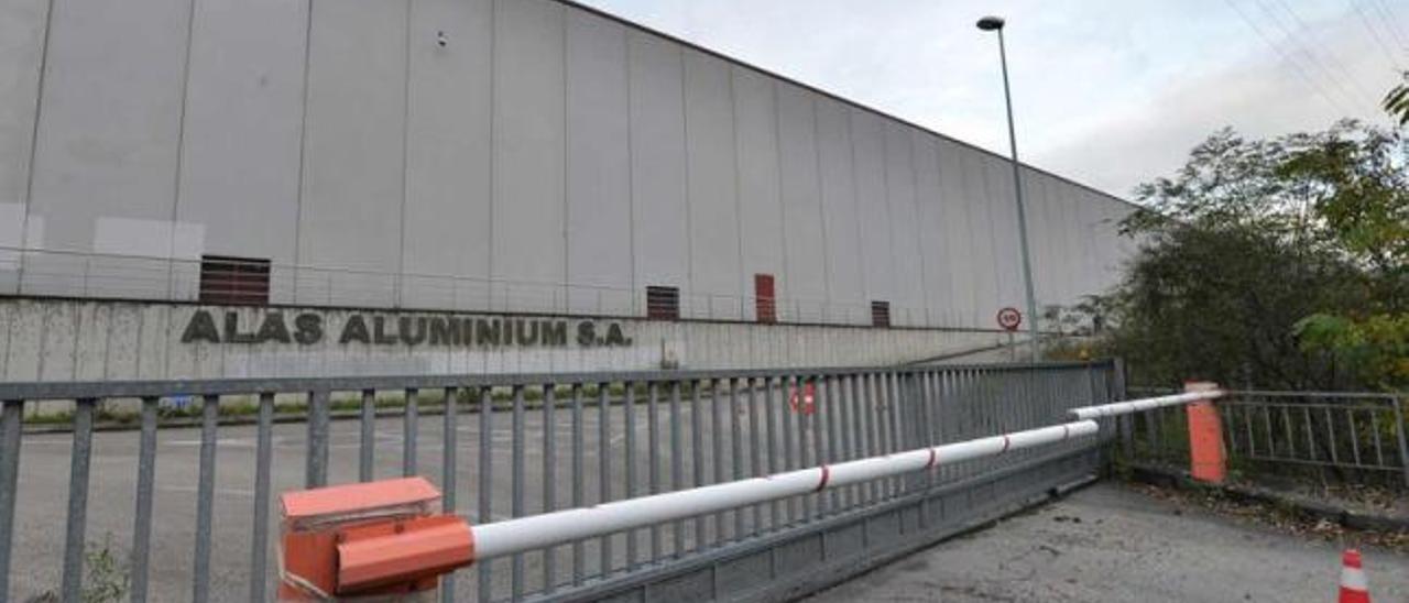 Instalaciones de la planta de aluminio de Ciaño, que pasará a denominarse Alas Iberia.