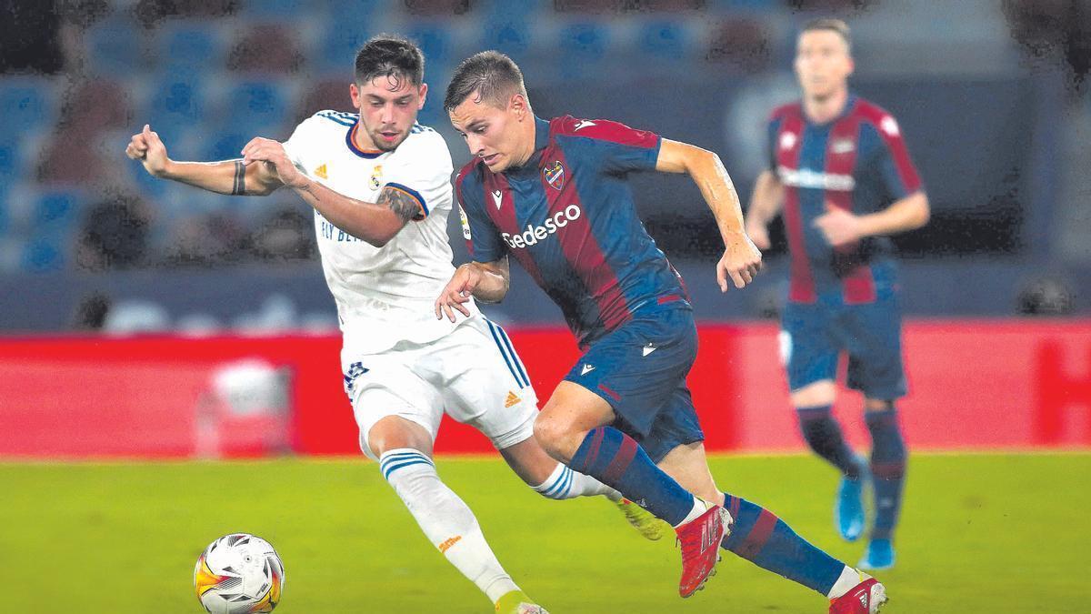 Jorge De Frutos, mientras estuvo disponible, fue un futbolista indiscutible en el Levante UD