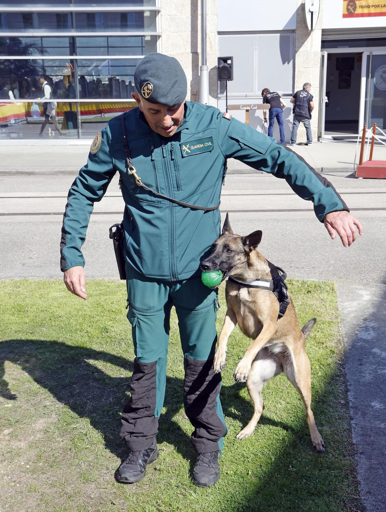 La Guardia Civil celebra en Vigo el día de su patrona, la Virgen del Pilar