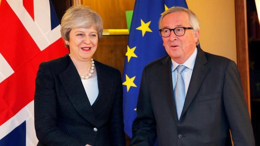 May y Juncker se han reunido en Estrasburgo.