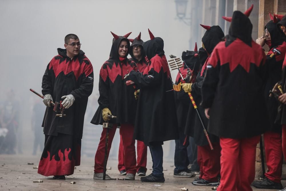 Los "correfocs" de Sarriá en Oviedo