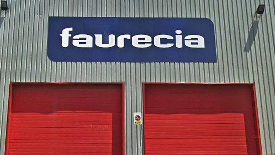 Exterior de les instal·lacions de Faurecia a Abrera