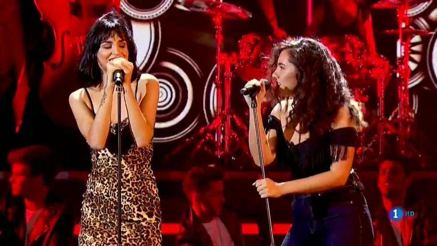 Marta y Natalia en su actuación de la noche, considerada la mejor de la segunda gala.