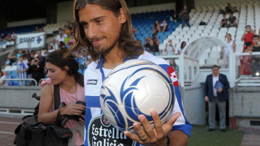 Presentación oficial de Tiago Pinto en Riazor