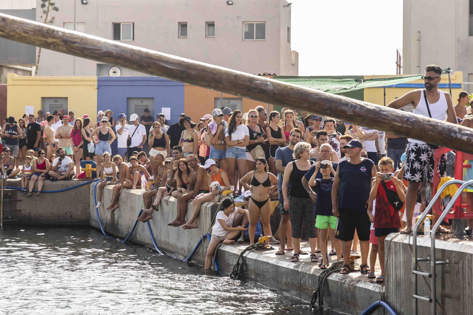 Las cucañas de Port de Sagunt: el palo engrasado