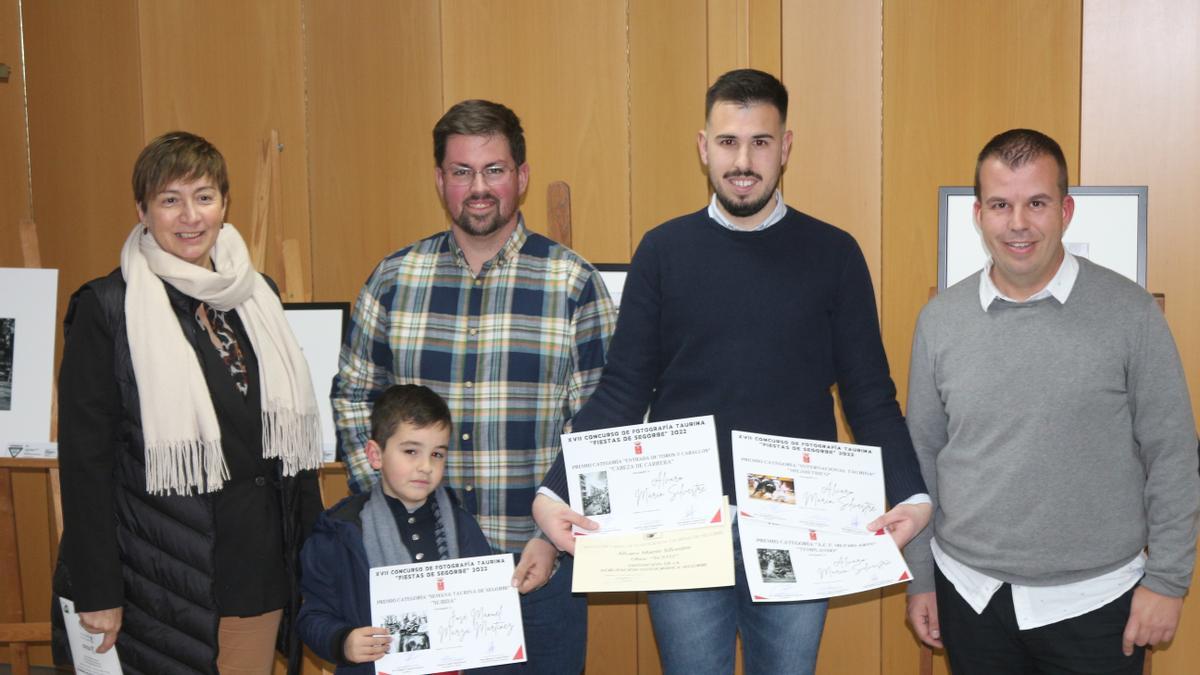 La alcaldesa y el edil de Festejos Taurinos entregaron los premios.