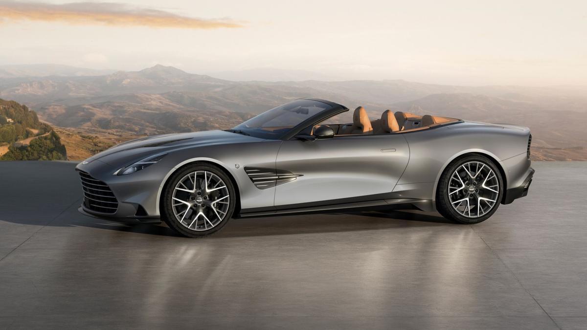 Aston Martin Vanquish 25
