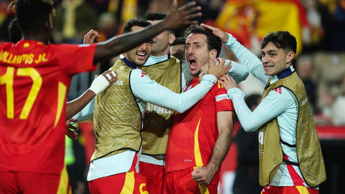 Oyarzabal, jugador de la selección, celebra uno de sus goles contra Países Bajos.