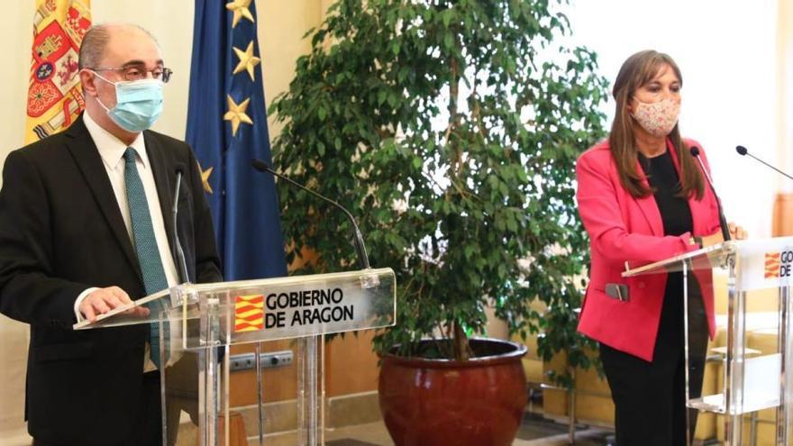 El president d&#039;Aragó, Javier Lambán, i a la consellera de Salut, Sira Repollés, en la compareixença d&#039;anunci de les noves mesures davant l&#039;augment de casos de covid-19