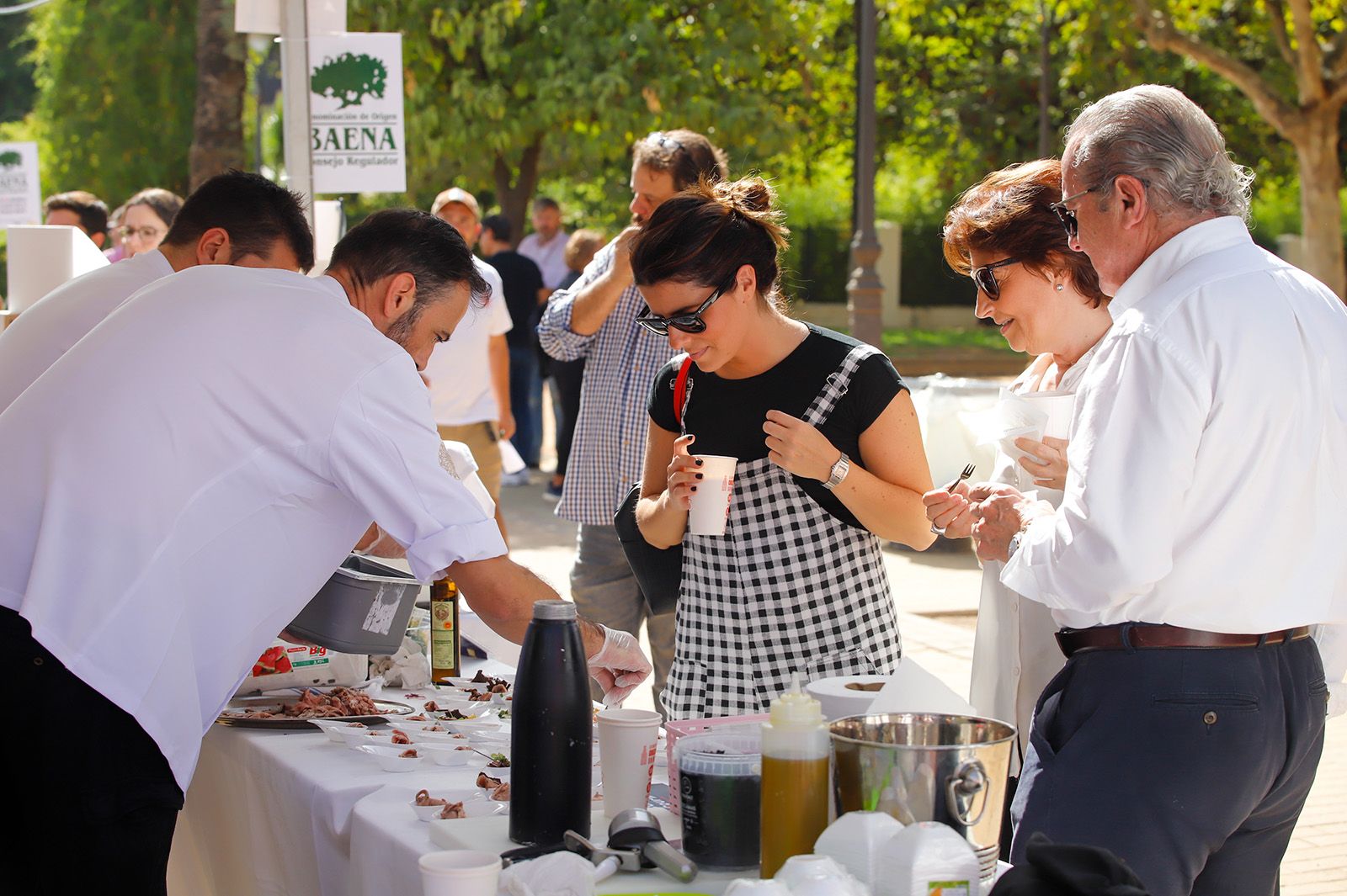 Califato in the Street vuelve a llenar de gastronomía el Paseo de la Victoria