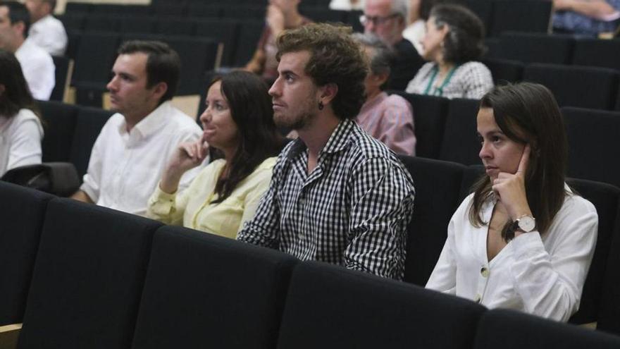 Público asistente a la segunda jornada del seminario, ayer. | |