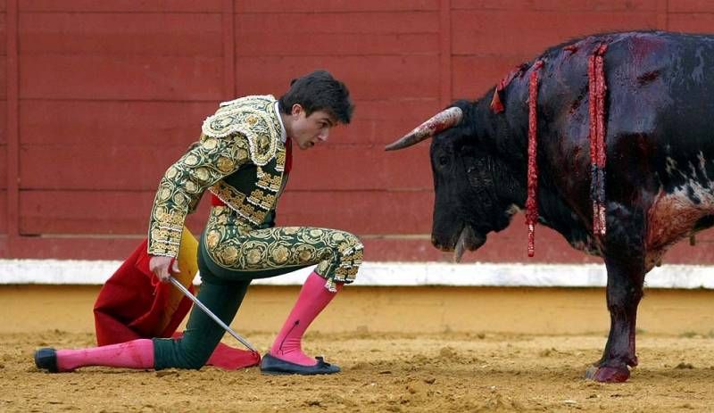 Lagartijo sale a hombros en la primera tarde de los Califas.