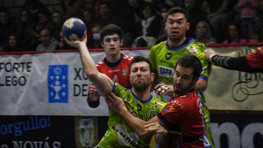 Atlético Novás - Balonmano Zamora: Lucha hasta el último segundo