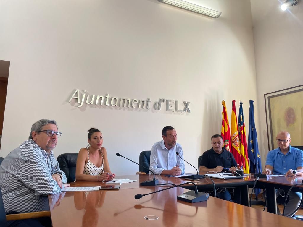 Balance realizado por el alcalde de Elche junto a los ediles de Fiestas y Seguridad Ciudadana y responsables de los hospitales General de Elche y Vinalopó.