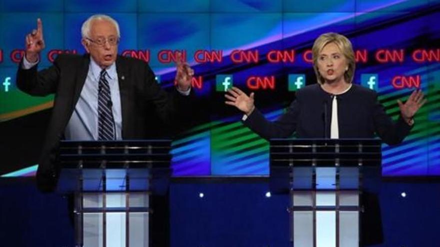 Clinton y Sanders: el duelo se hace feroz