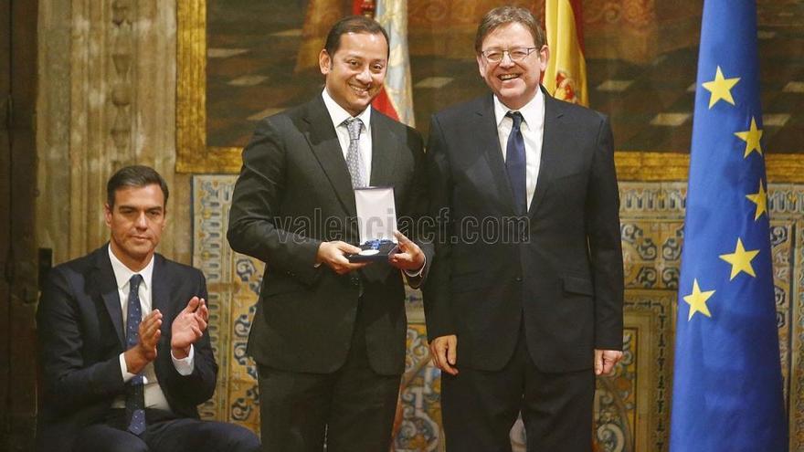 El destacado galardón fue recogido por el presidente del Valencia CF, Anil Murthy