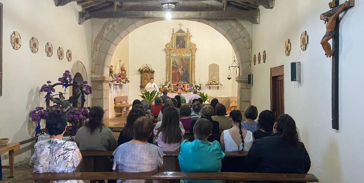 Misa de San Miguel, oficiada en Fradellos por Alberto Sutil Lorenzo. | Chany Sebastián
