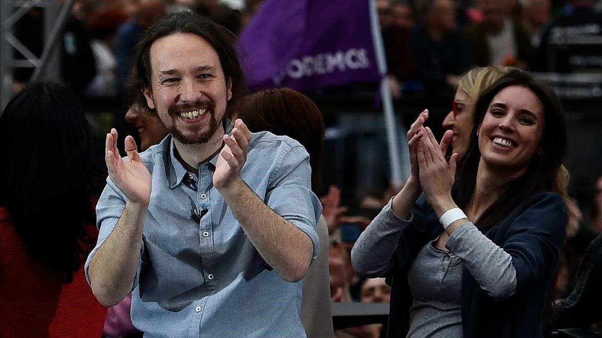 La líder de Podemos, Pablo Iglesias  y la diputada Irene Montero, asisten a una concentración previa a la campaña antes de las elecciones generales del 28 de abril.