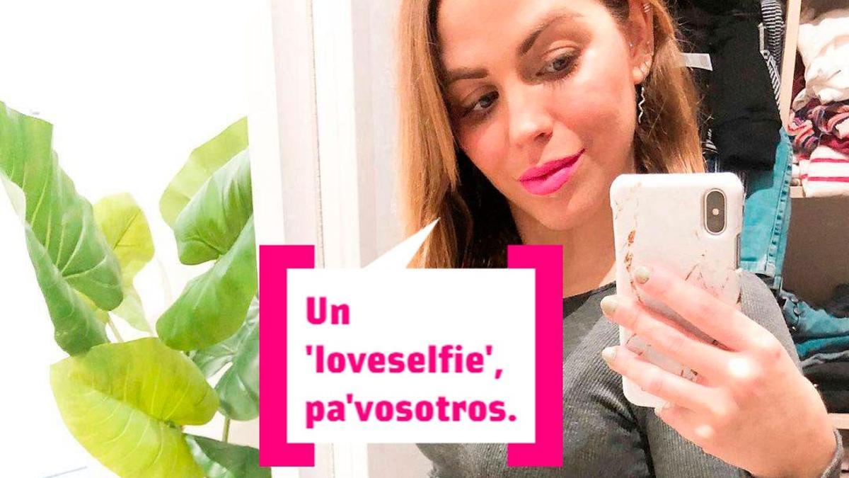 LoveYoli 'embarazadísima' frente al espejo