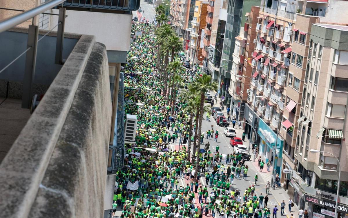 La lucha docente vuelve a las calles de Alicante en la segunda semana de huelga