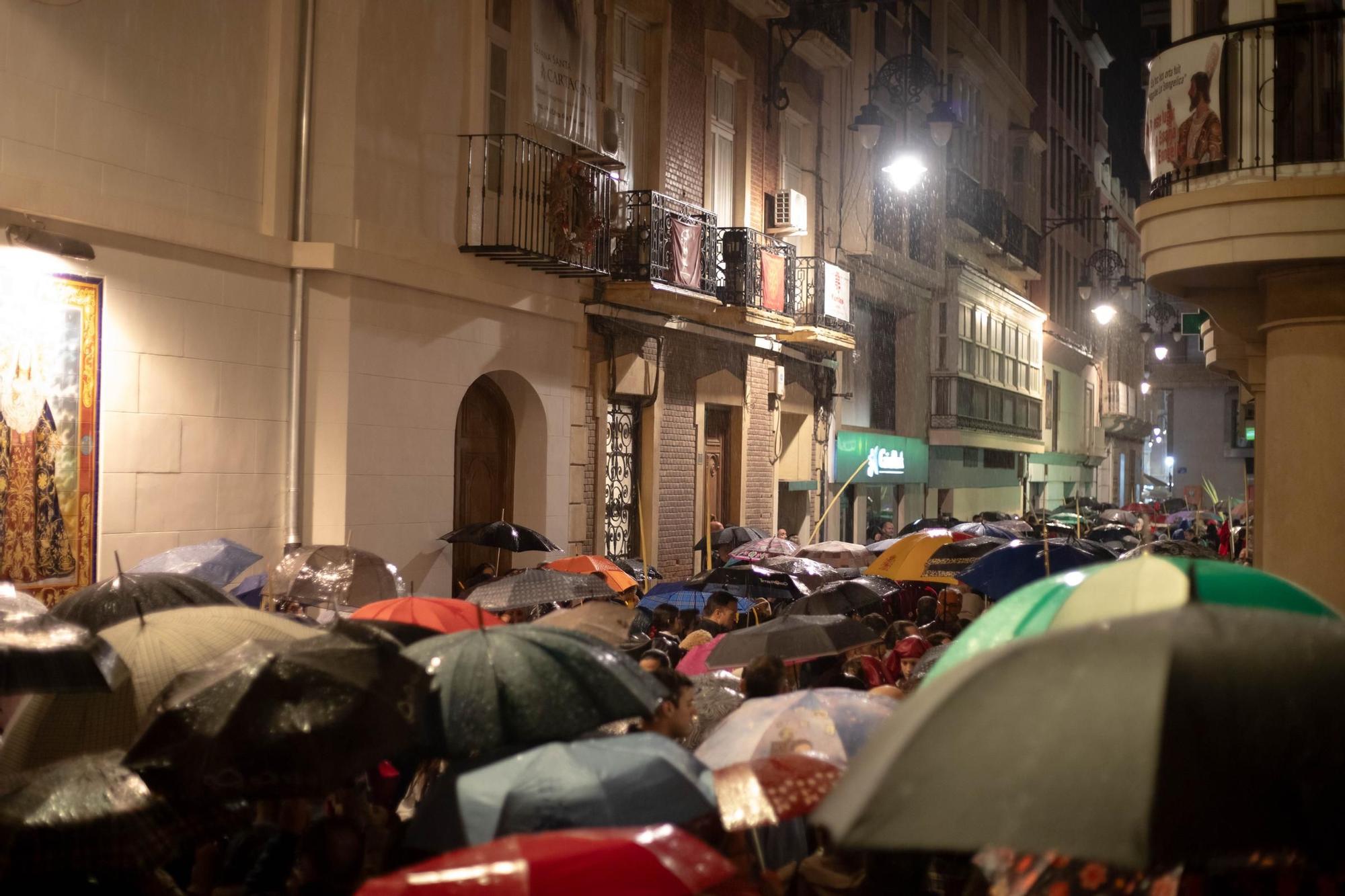 Las imágenes de la procesión de Domingo de Ramos en Cartagena, frustrada por la lluvia