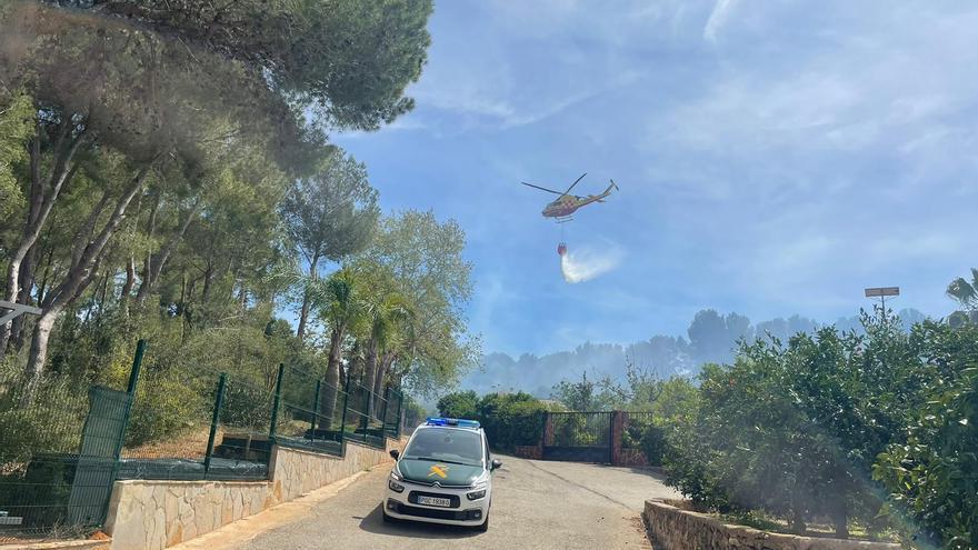 Estabilizado el incendio en la montaña de Corbera que ha obligado a desalojar un albergue con decenas de niños