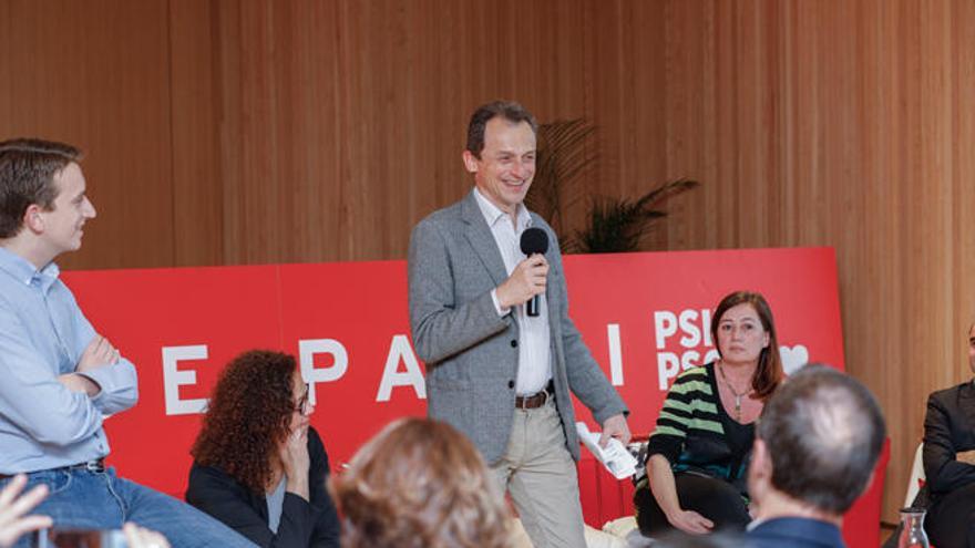 Pedro Duque durante su intervenciÃ³n en Palma.