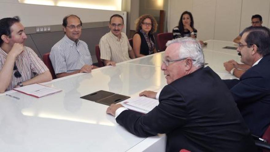 El rector de la Universidad de Murcia, José Antonio Cobacho, presidió el acto de constitución del Servicio Externo de Ciencias y Técnicas Forenses