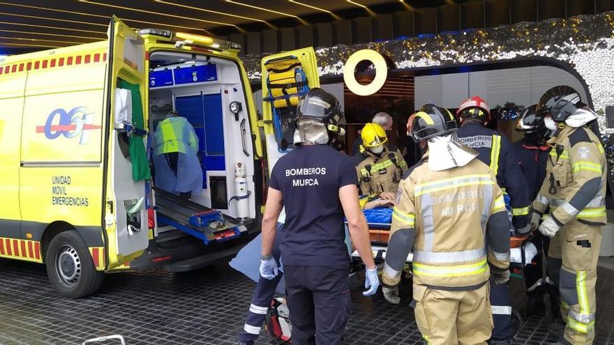 Herido un trabajador al caer desde una escalera en el Odiseo de Murcia