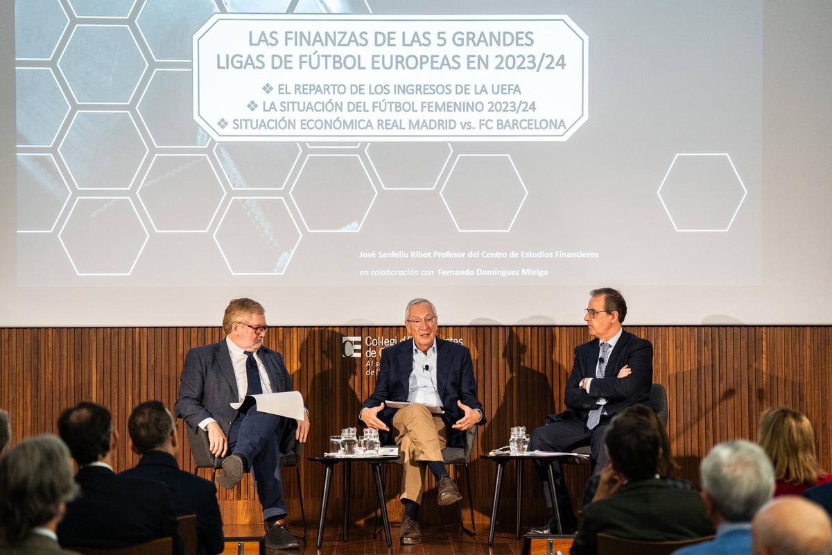 Barcelona. 18/11/2025. Economía. Presentación del informe "Las finanzas de las 5 grandes ligas de futbol europeas en el 2023-2024" en el Col.legi d'Economistes de Catalunya. AUTOR: Marc Asensio Barcelona, Catalunya, España, Col.legi d'Economistes de Catalunya, economía, finanzas, dinero, capital, futbol, negocio, ligas europeas, deuda, patrimonio, equipos, deporte