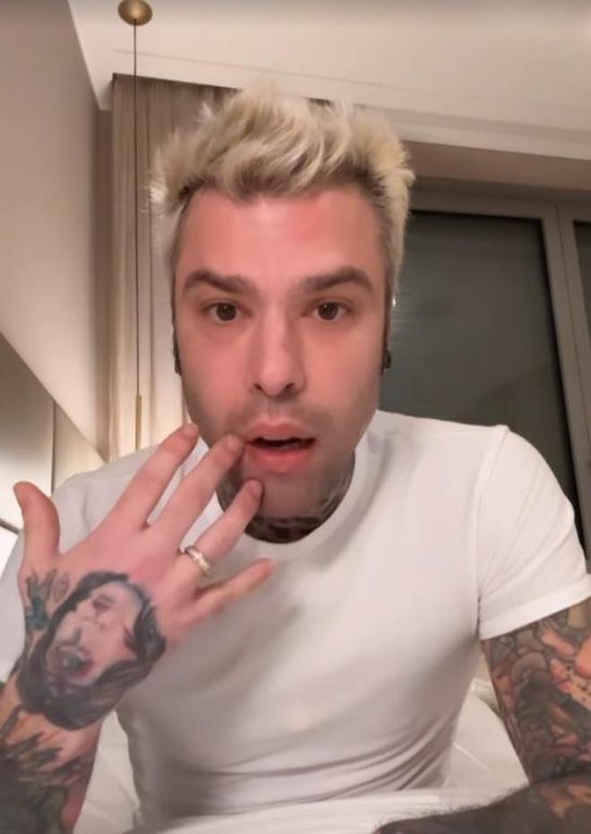 El rapero Fedez pierde el habla en un directo de Instagram