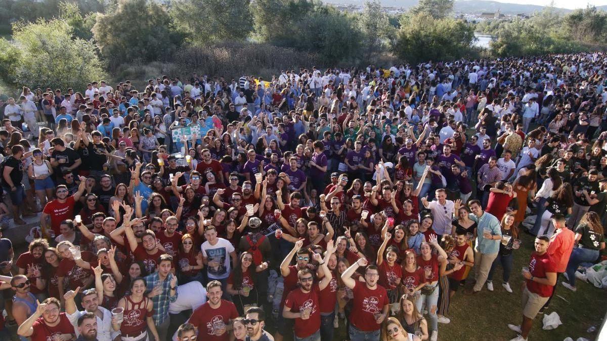 Imagen de un botellón multitudinario en El Arenal.