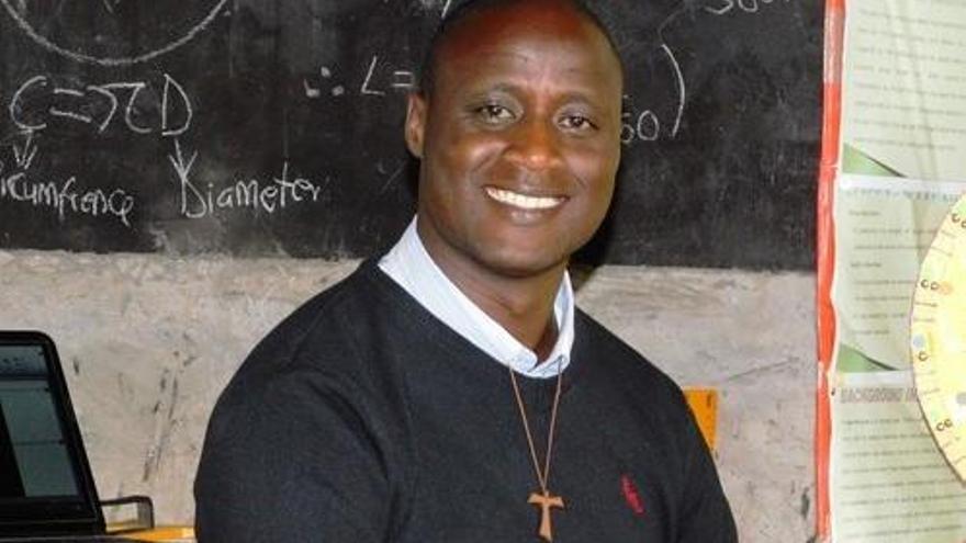 Tabichi en su escuela.