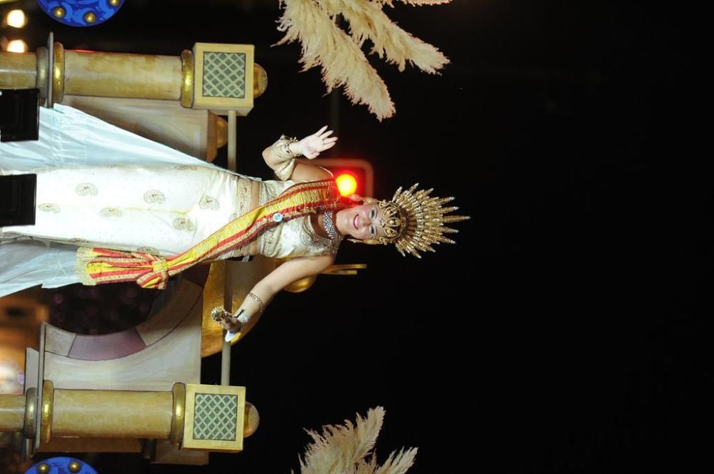 Desfile de Moros y Cristianos por las calles de Mu