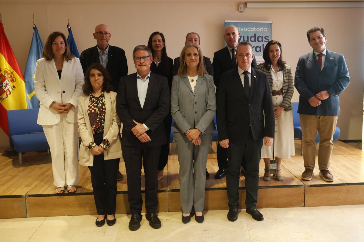 La Infanta Elena visita Oviedo y rompe una lanza en defensa de los pueblos de Asturias