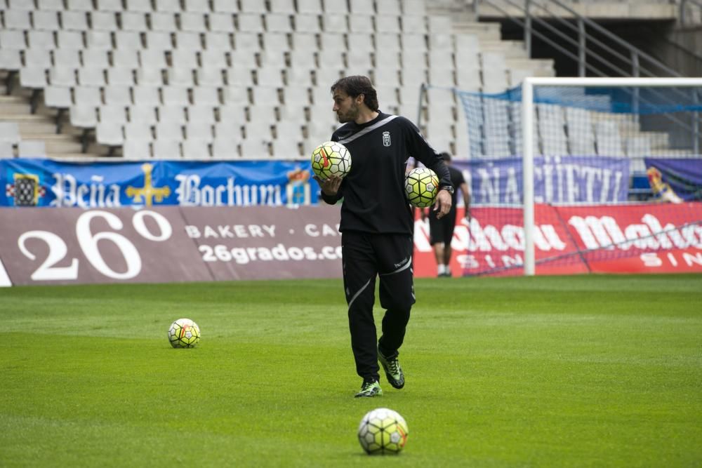 Foto oficial del Real Oviedo y entrenamiento en el Tartiere