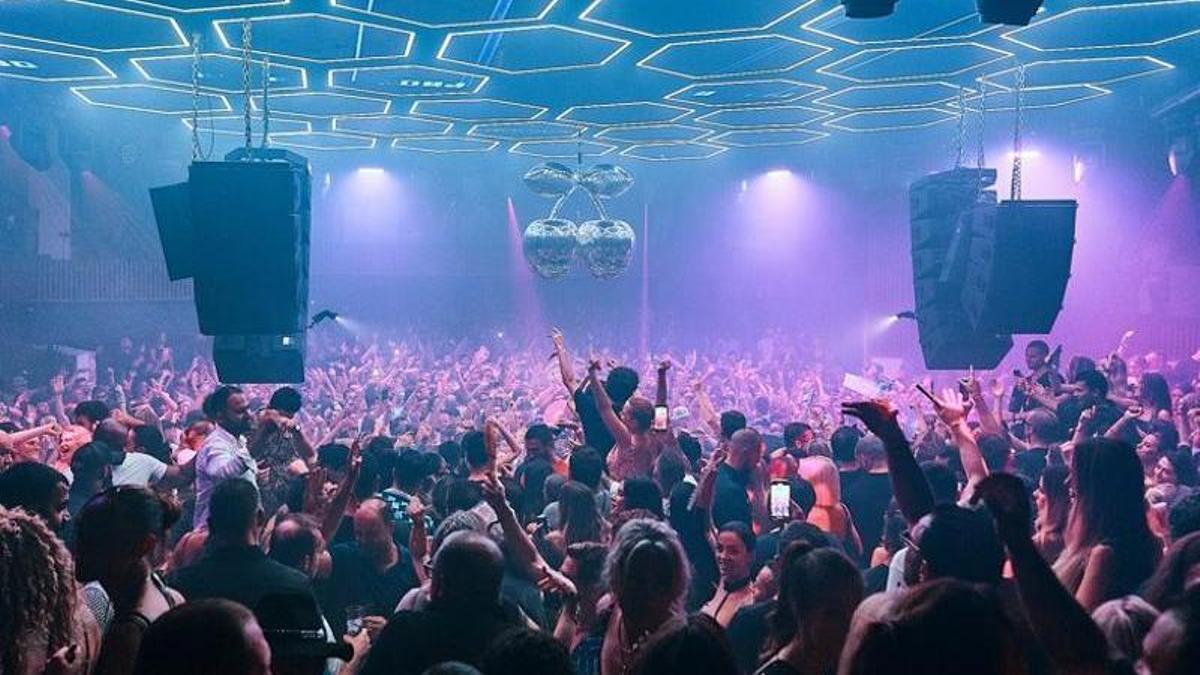 Interior de la discoteca Pacha durante una de sus fiestas.