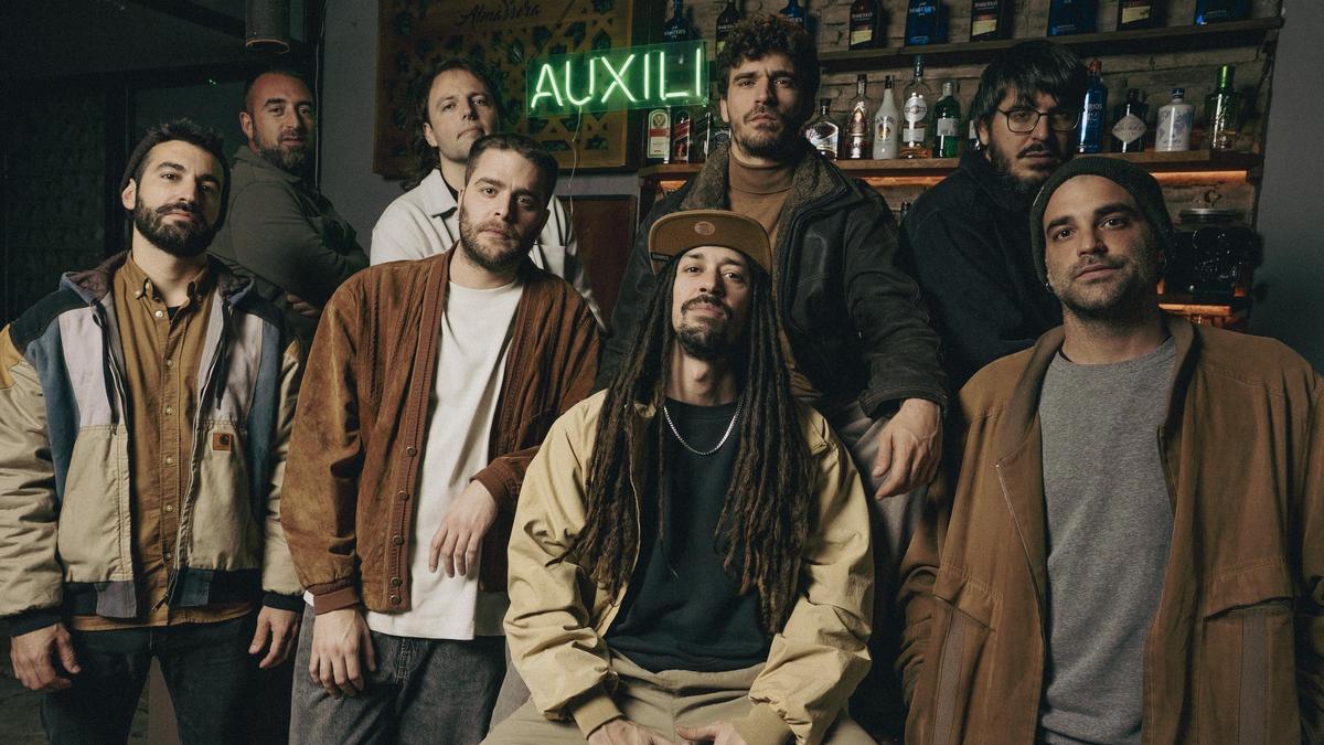 Auxili