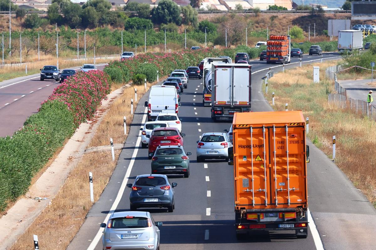 14/08/26. Vila-real. Castellon. AP-7, trafico de camiones y vehiculos